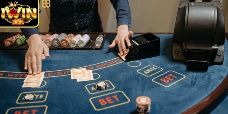 Baccarat Iwin - Hướng Dẫn Đầy Đủ Cách Rút Lá Thứ 3 1 Baccarat Iwin là game chơi ăn khách
